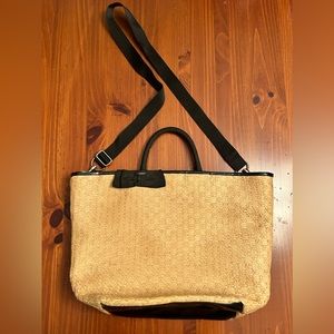 STRAW TOTE WITH BLACK GROSGRAIN RIBBON DETAIL